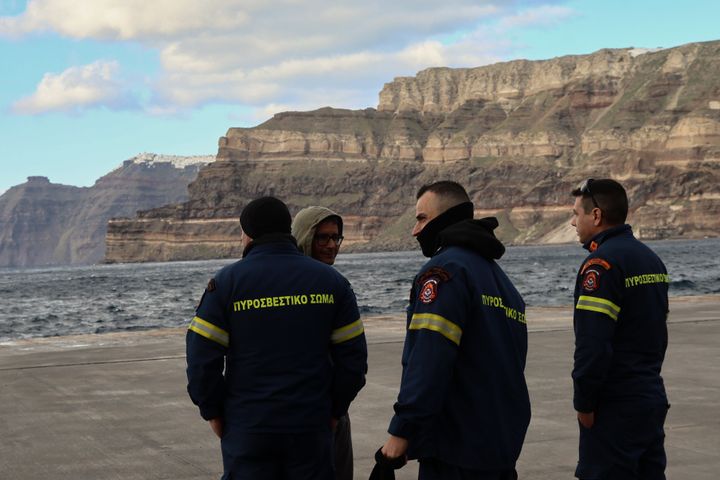 Δυνάμεις του Πυροσβεστικού Σώματος στην Σαντορίνη (6 Φεβρουαρίου 2025)