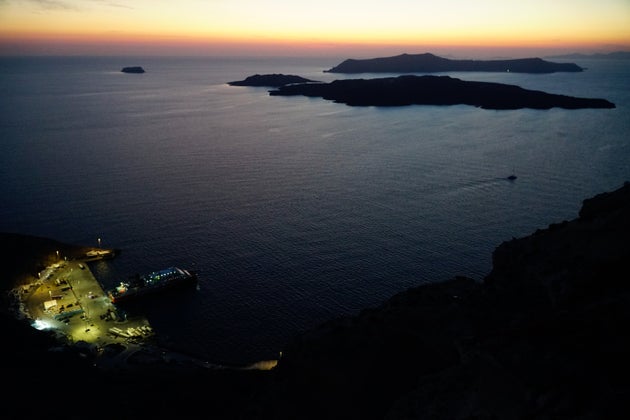 Το λιμάνι του Αθηνιού στην Σαντορίνη - 29 Απριλίου 2023