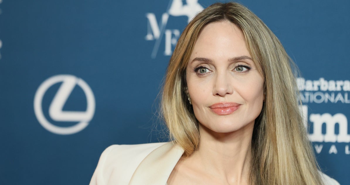 Angelina Jolie Shares The Emotional Reason She Gave Her Mother Her 1st Academy Award