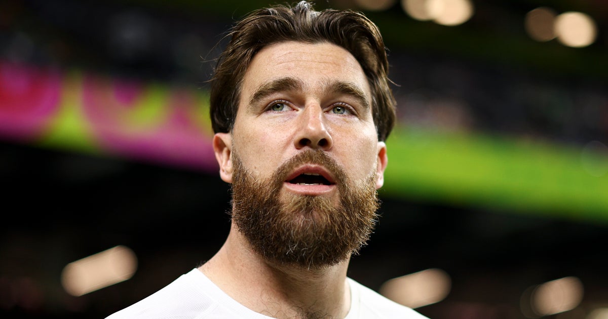 NextImg:Travis Kelce’s Game-Day Outfit Is Already Being Meme'd