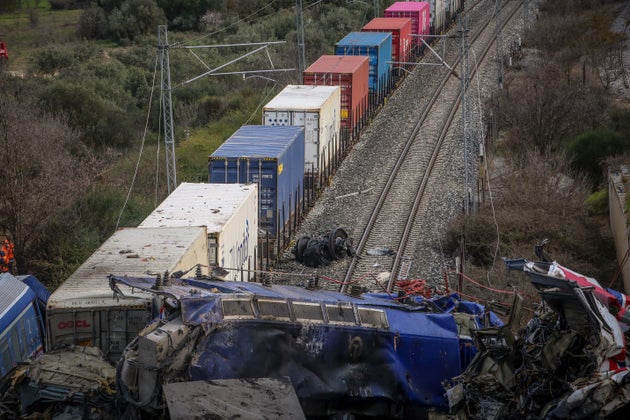 Σιδηροδρομικό δυστύχημα στα Τέμπη έξω από την Λάρισα, σύγκρουση εμπορικής και επιβατικής αμαξοστοιχίας, Τετάρτη 1 Μαρτίου 2023 (ΛΕΩΝΙΔΑΣ ΤΖΕΚΑΣ /EUROKINISSI)