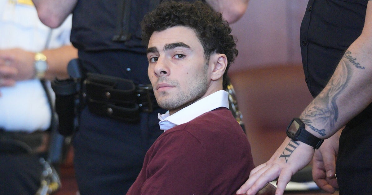 NextImg:Luigi Mangione Accepts $300K In Donations, Appreciates ‘Outpouring Of Support,’ Lawyer Says