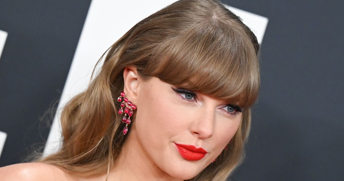 A Video Of Taylor Swift Leaving The Grammys Is Going Viral For This 1 Reason