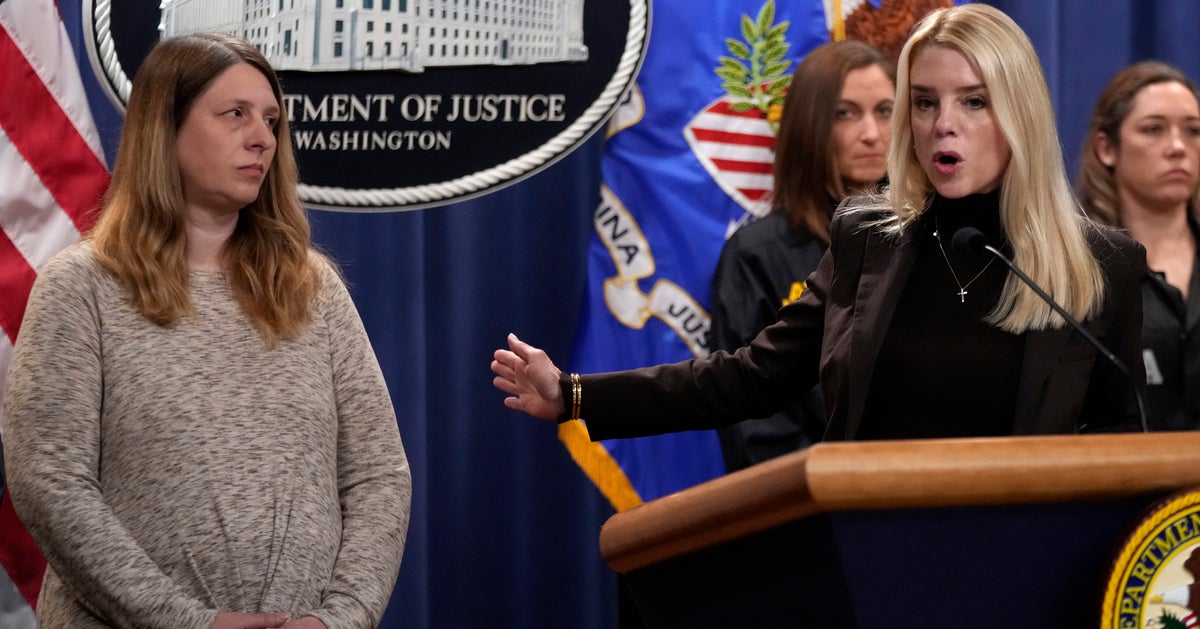 NextImg:Attorney General Pam Bondi Rails Against New York Leaders As She Announces Immigration Lawsuit