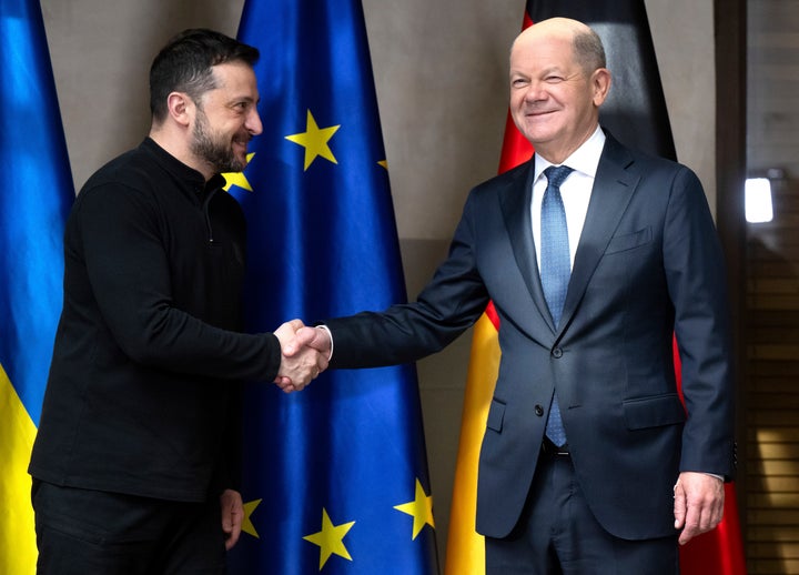 Europe Tries To Muscle Up As U.S. Plots Mediation To Assist Finish Russia's Struggle In Ukraine 2 Germany's Chancellor Olaf Scholz, right and Ukraine's President Volodymyr Zelenskyy, meet for talks at the Munich Security Conference, in Munich, Germany, Saturday, Feb.15, 2025. (Sven Hoppe/DPA via AP, Pool)