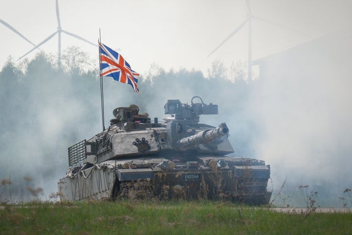 Βρετανικό άρμα μάχς Challenger 2 (AP Photo/Hendrik Osula)