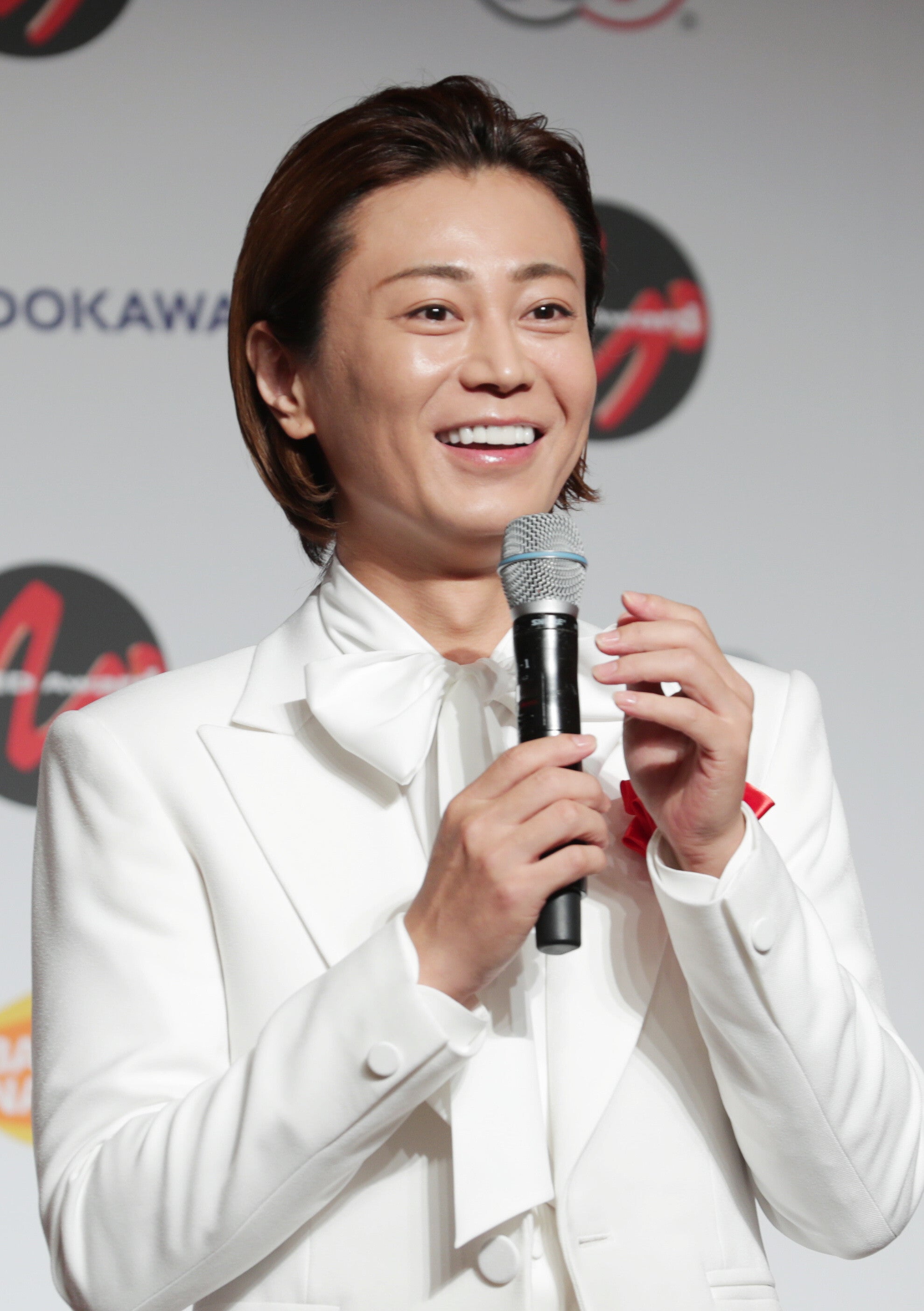 氷川きよし、静岡・浜松の老舗和菓子を堪能⇨“昆布”を使った甘さ控えめな味に「好きになりました」と絶賛