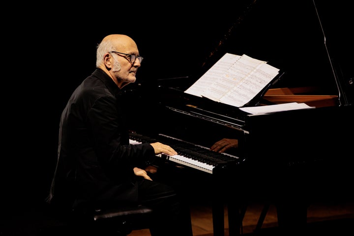 Ο Ludovico Einaudi σε συναυλία στο Teatro Dal Verme, 14 Δεκεμβρίου 2023, Μιλάνο, Ιταλία. (Photo by Sergione Infuso/Corbis via Getty Images)