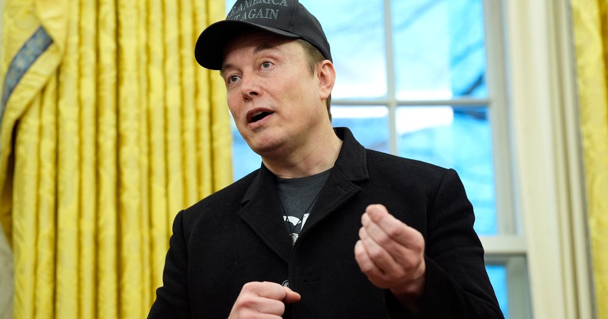 Elon Musk Says Team Behind CBS's '60 Minutes' Deserves 'A Long Prison Sentence'