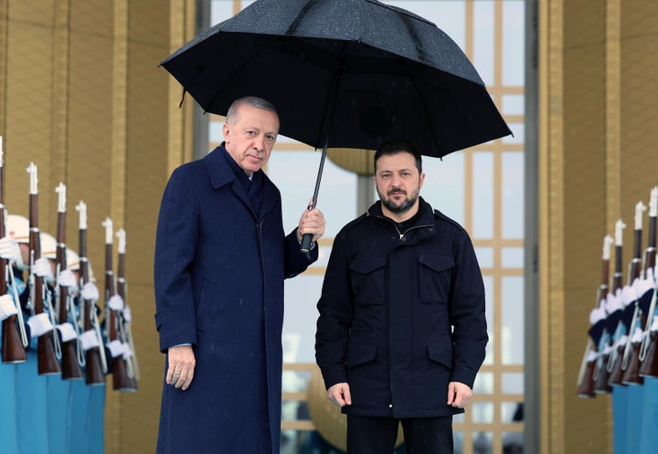 Ο Ζελένσκι με τον Ερντογάν (Turkish Presidency via AP)