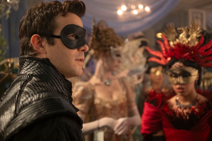 Benedict Bridgerton (Luke Thompson) attends the masquerade ball in episode 1