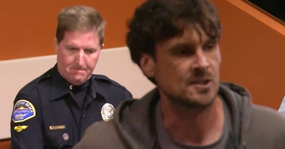 Ex-NFL Player Hauled Out Of City Meeting After Railing Against 'Nazi' MAGA Movement