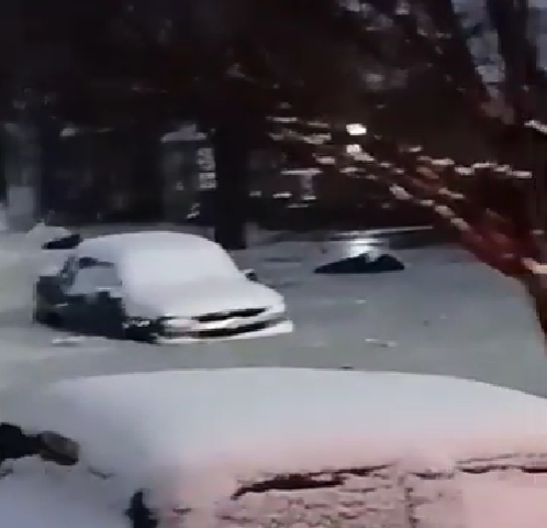 Πολικό ψύχος στο Ντιτρόιτ - Πλημμύρισαν δρόμοι από διαρροή και πάγωσαν