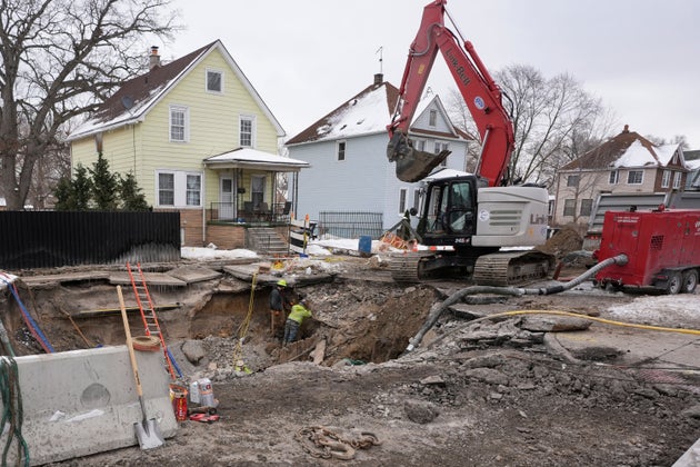 Πολικό ψύχος στο Ντιτρόιτ - Πλημμύρισαν δρόμοι από διαρροή και πάγωσαν