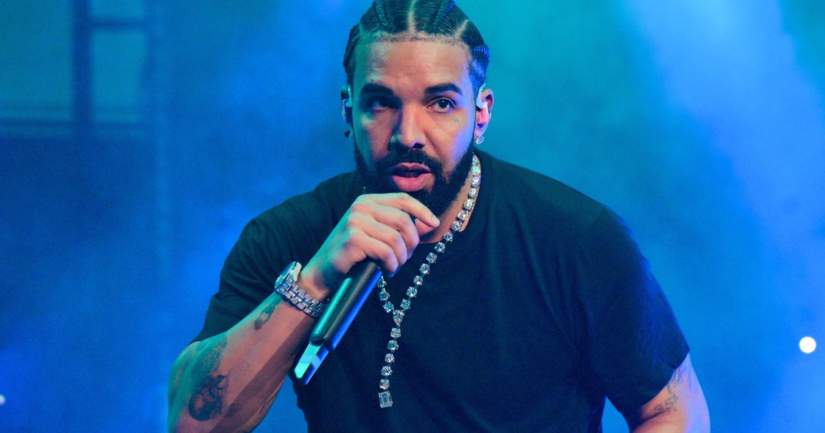 NextImg:What The F**k Is Drake Doing?
