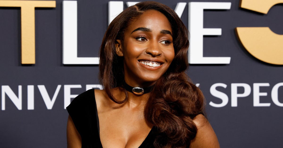 NextImg:'The Bear' Actor Ayo Edebiri Shares 1 Pet Peeve: 'So Frustrating'