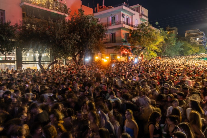 Πάνω από 13.000 άτομα που τους αποθέωσαν, γνωρίζοντας απέξω τους στίχους ολόκληρου του setlist