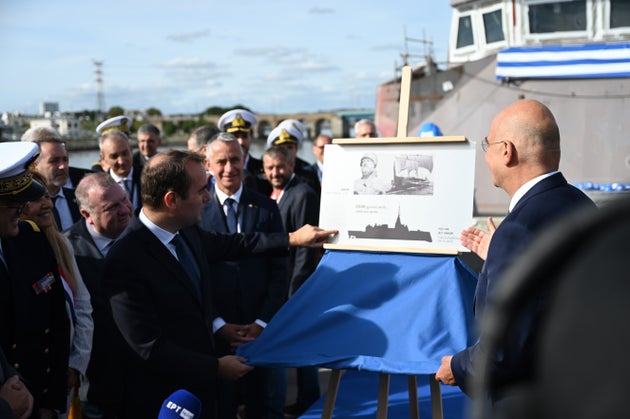 ΕΠΙΣΚΕΨΗ ΥΕΘΑ ΝΙΚΟΥ ΔΕΝΔΙΑ ΣΤΗ ΓΑΛΛΙΑ ΓΙΑ ΤΗΝ ΤΕΛΕΤΗ ΚΑΘΕΛΚΥΣΗΣ ΤΗΣ ΦΡΕΓΑΤΑΣ 