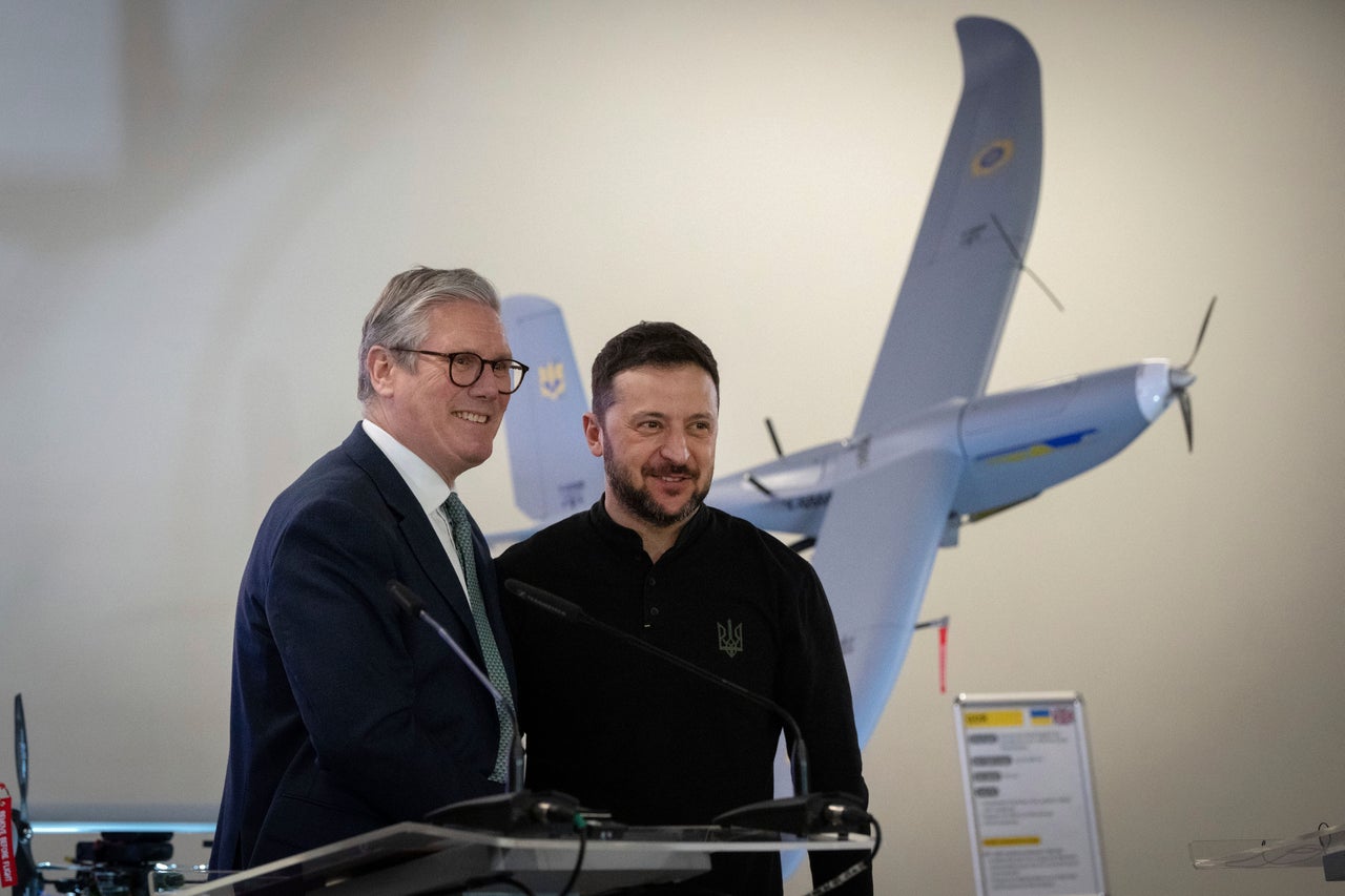 Starmer, left, and Ukrainian President Volodymyr Zelenskyy