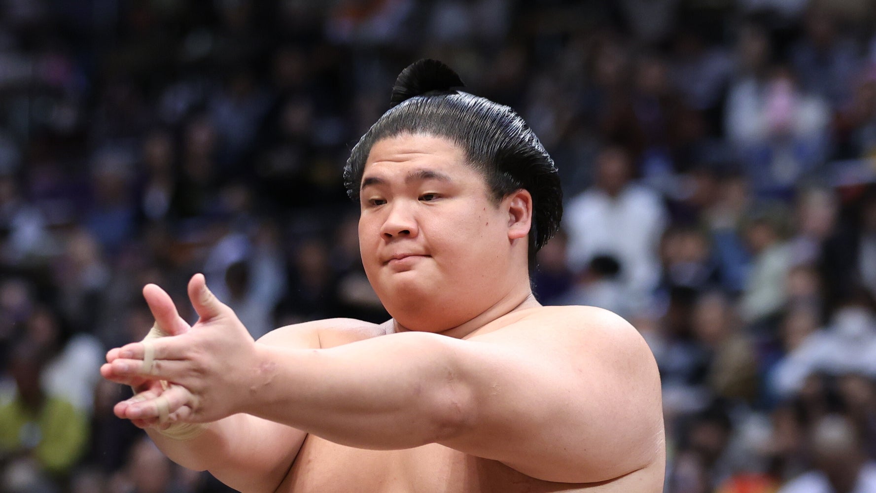 大相撲・宇良さん、ジャンボリミッキーを踊る軽快なダンスを披露 