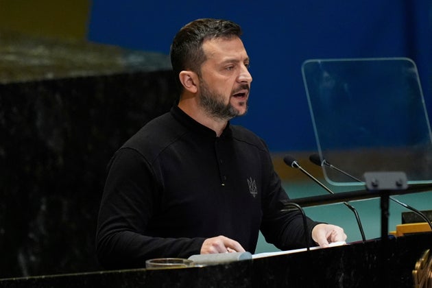 ΑΡΧΕΙΟ - Ο Πρόεδρος της Ουκρανίας Volodymyr Zelenskyy μιλάει στην 79η σύνοδο της Γενικής Συνέλευσης των Ηνωμένων Εθνών, 25 Σεπτεμβρίου 2024, στην έδρα του ΟΗΕ. (AP Photo/Julia Demaree Nikhinson, File)