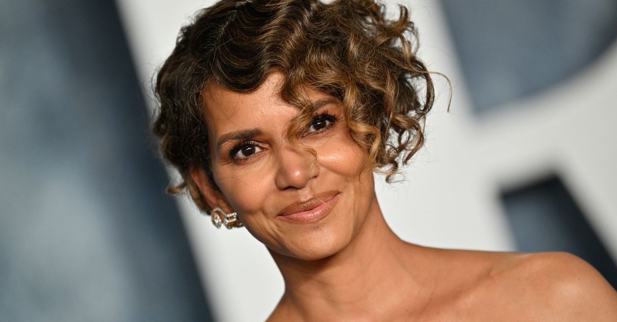 NextImg:Halle Berry Has The Perfect Response To Her Biggest Dating 'Flaw'