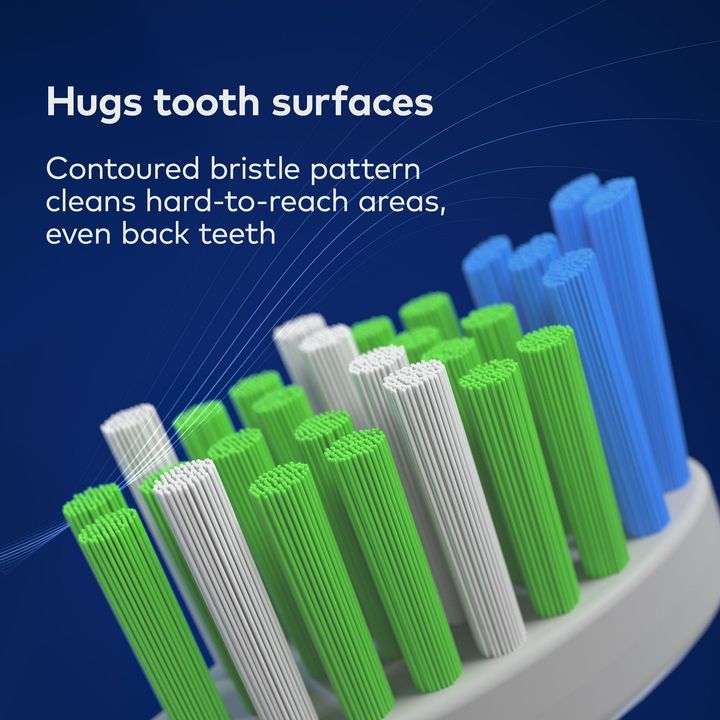 The contoured brush ensures a better reach for your chompers.