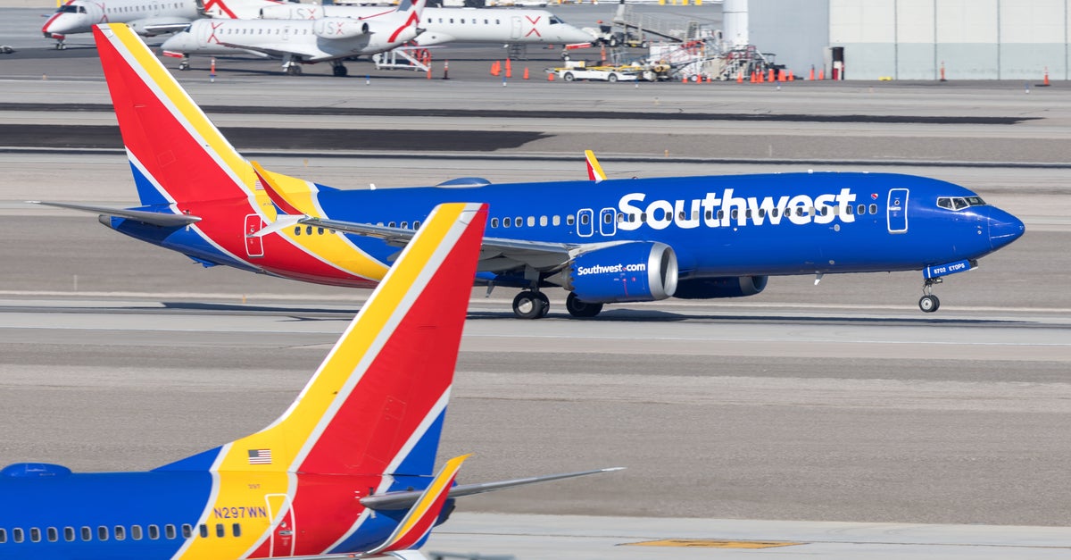 NextImg:Southwest Airlines Flight Abruptly Rises To Avoid Another Plane Crossing Chicago Runway