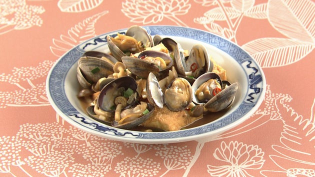 厚揚げとあさりの蒸し煮