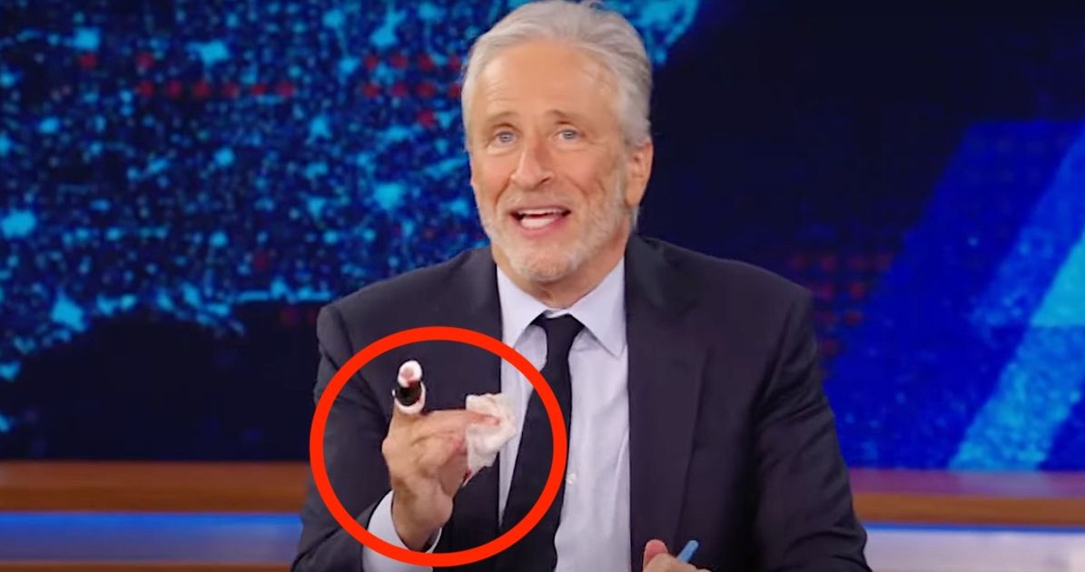 NextImg:Jon Stewart Opens Up About Injury That Left Him Bleeding On 'Daily Show' Set