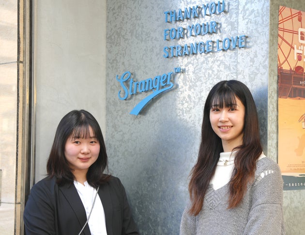 Strangerの取締役社長・更谷伽奈子さん（左）とカンサイラさん