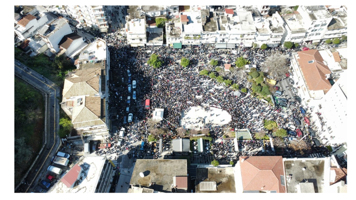 Μαζικές διαδηλώσεις σε όλες τις πόλεις της Ελλάδας για το σιδηροδρομικό δυστύχημα των Τεμπών.