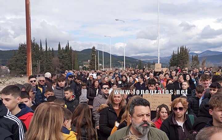 Σπερχειάδα και Μακρακώμη: Πορεία και συγκέντρωση για την ανείπωτη τραγωδία στα Τέμπη