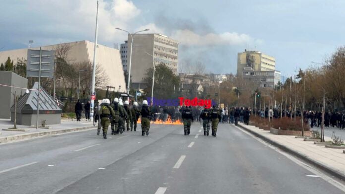 Θεσσαλονίκη: 45 προσαγωγές και μία σύλληψη για μολότοφ