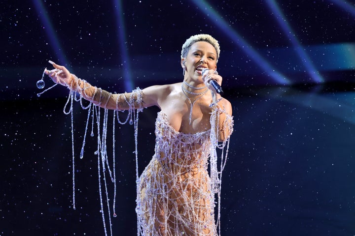 The Full Listing Of 2025 Oscar Winners 6 Doja Cat dazzled while singing "Diamonds are Forever" during a tribute to the James Bond films.