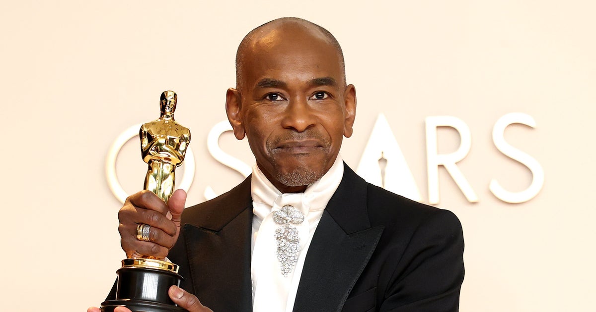 NextImg:'Wicked' Costume Designer Makes Oscars History