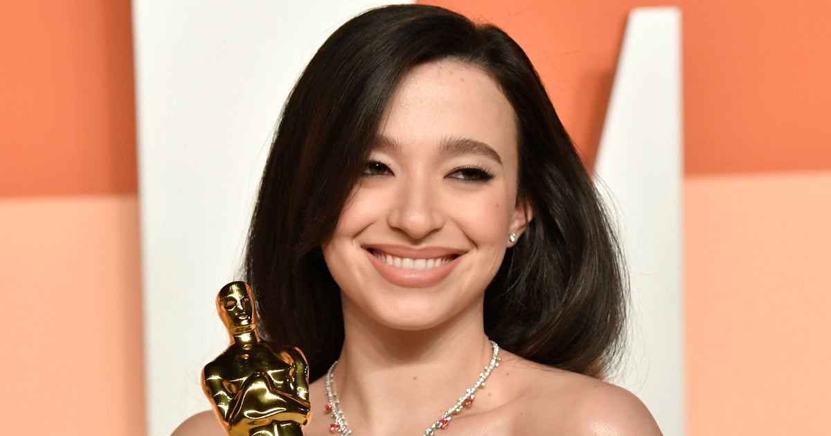 NextImg:Mikey Madison Has A 'Down To Earth' Way To Reset After Oscars Win
