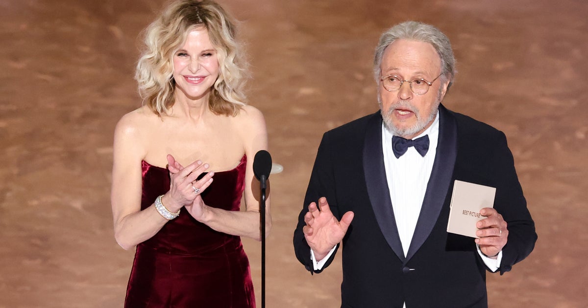 NextImg:Billy Crystal Perfectly Tweaks 'Harry Met Sally' Line With Meg Ryan At Oscars