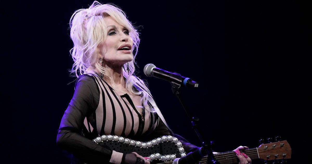 NextImg:Dolly Parton's Husband Of Nearly 60 Years Dies At 82