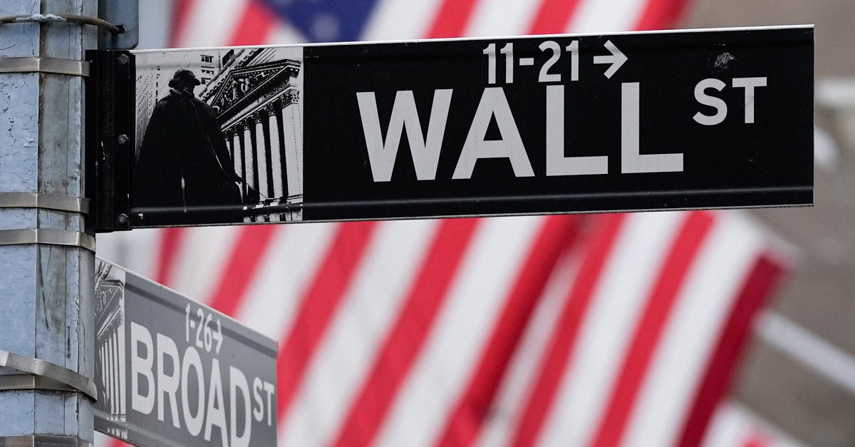 NextImg:Wall Street Tumbles As Trump's Tariffs Kick In