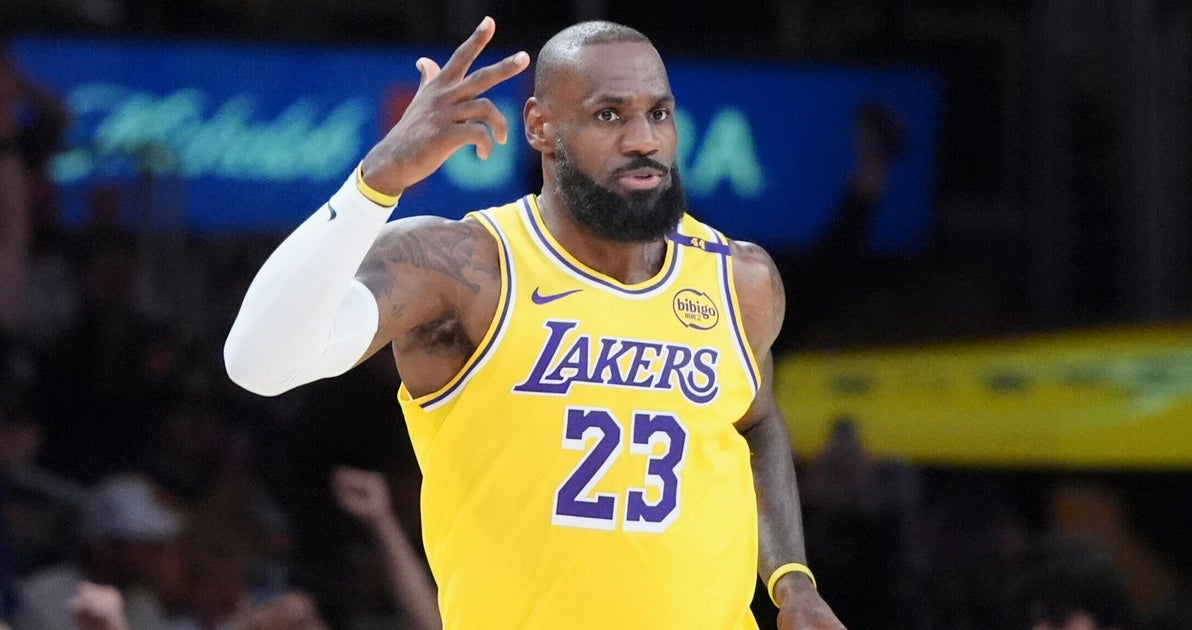 NextImg:LeBron James Breaks Another NBA Record