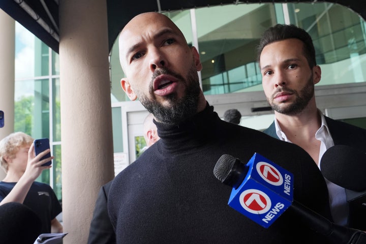 Os irmãos influenciadores Andrew e Tristan Tate chegam à Flórida em 27 de fevereiro.