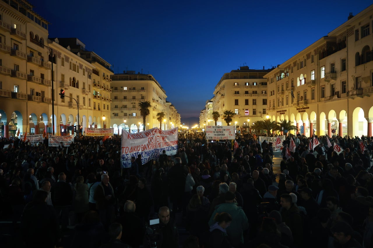 Συλλαλητήριο στην Θεσσαλονίκη για το σιδηροδρομικό δυστύχημα των Τεμπών, από εργατικά σωματεία και συνδικάτα, φοιτητικούς συλλόγους, μέλη της εξωκοινοβουλευτικής αριστεράς και του ευρύτερου αντιεξουσιαστικού χώρου, Τετάρτη 5 Μαρτίου 2025. (ΡΑΦΑΗΛ ΓΕΩΡΓΙΑΔΗΣ/EUROKINISSI)