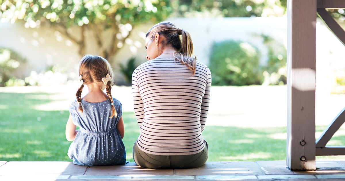 NextImg:6 Signs You Had An 'Eggshell Parent'