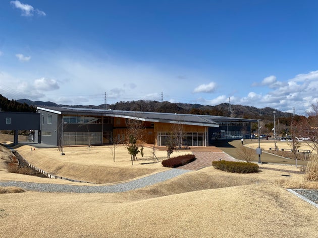 大川原地区に帰還した大熊町役場（2月26日、福島県大熊町で）