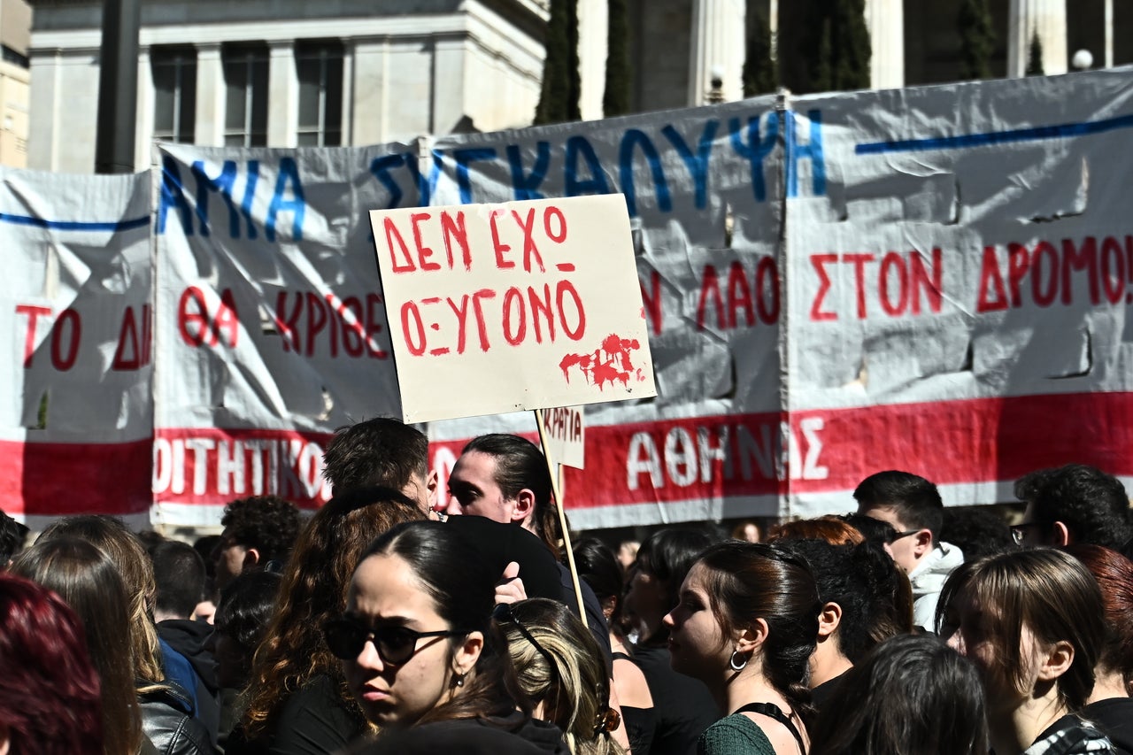 Συγκέντρωση για τα Τέμπη στα Προπύλαια για μαθητικούς και φοιτητικούς συλλόγους