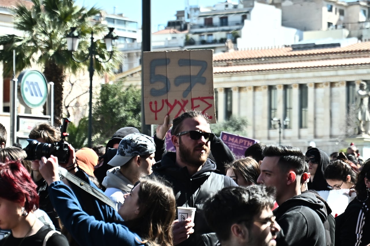 Συγκέντρωση για τα Τέμπη στα Προπύλαια για μαθητικούς και φοιτητικούς συλλόγους