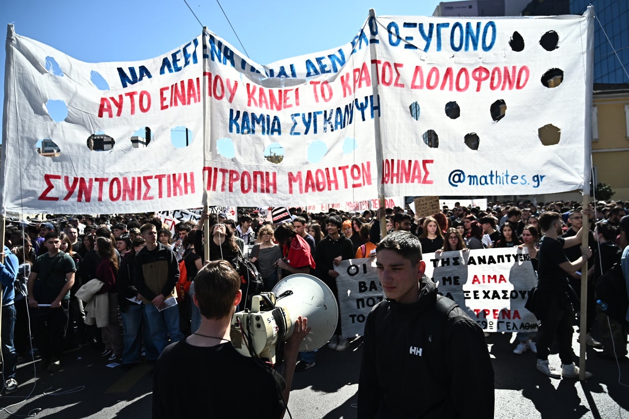 Συγκέντρωση για τα Τέμπη στα Προπύλαια για μαθητικούς και φοιτητικούς συλλόγους