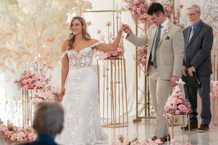 Sara Carton and Ben Mezzenga in Episode 813 of "Love Is Blind."