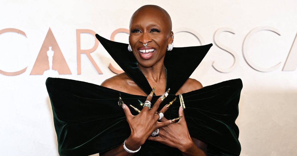 NextImg:Cynthia Erivo Reveals She Uses Beyoncé’s Cécred For This 1 Reason